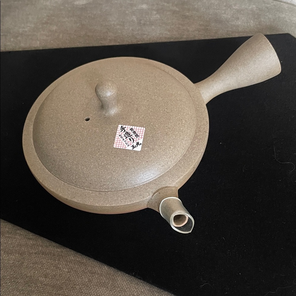 NWOT Tokoname-yaki" Elegant Tan Ceramic Japanese Teapot